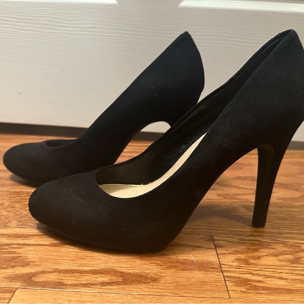 Elegant Black Women's Pumps